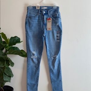 Levi High-Rise Skinny Jeans